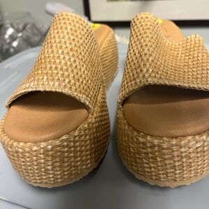 Elegant Tan Woven Platform Sandals